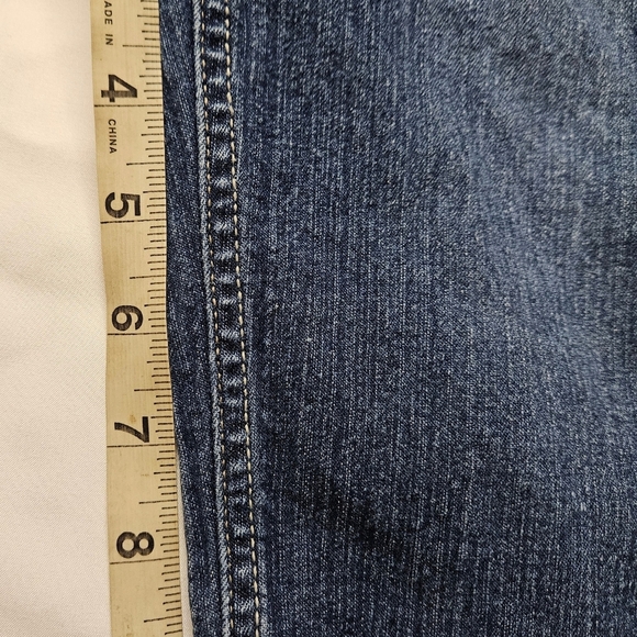 Faded Glory Girls Blue Denim Bermuda Shorts With Heart Design on Back Size 7 - Picture 13 of 13